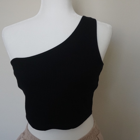 Crop top - Picture 2 of 2